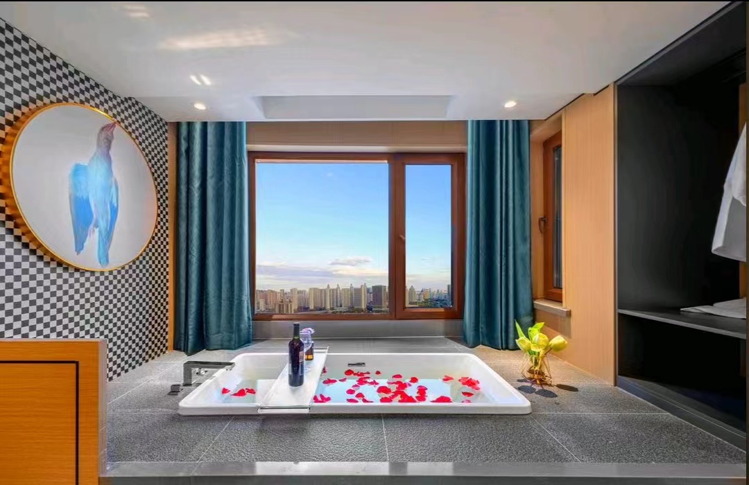 『轻呈』高空观景浴缸房（零压床垫+景观浴缸）