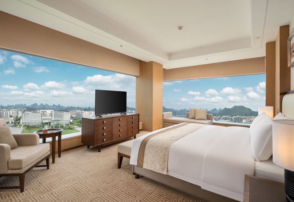 270°至尊景观套房丨客厅+书房+卧室+全景落地窗+衣帽间