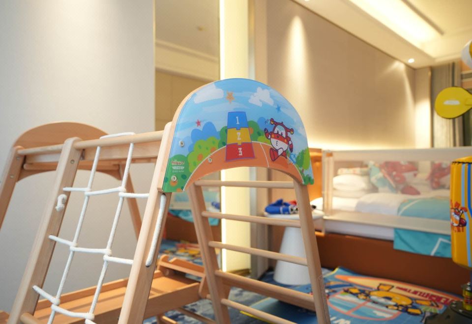 超级飞侠运动主题豪华亲子房