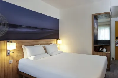 Novotel London Stansted Airport Hotel a 
