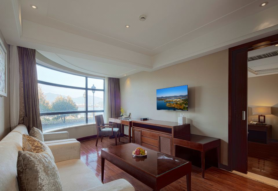 GRAND NEW CENTURY RESORT Siming Lake YuyaoSuperior Lake-view Suite