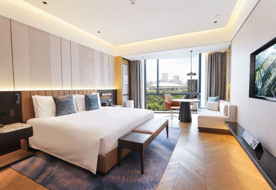 豪華濱江景觀大床房（特大床）