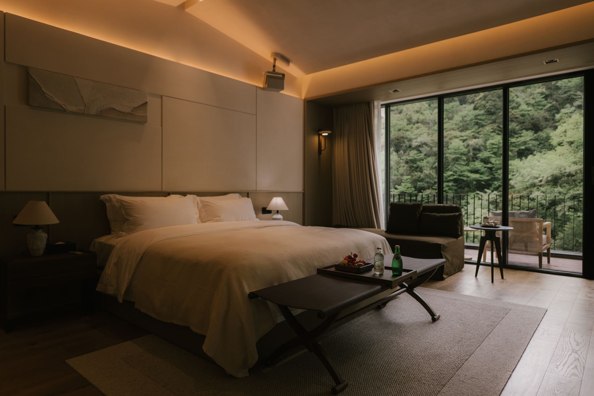 Featured Room， - Mountain-View (Double Bed)
