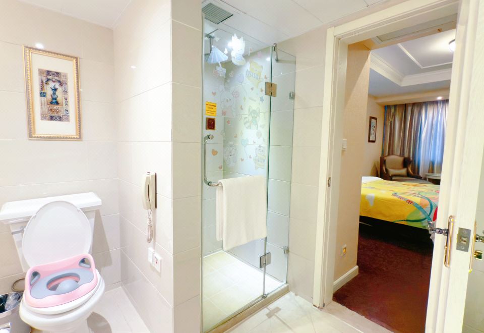 Jinling Mandarin Garden Hotel NanjingFamily Friendly Comfy Suite