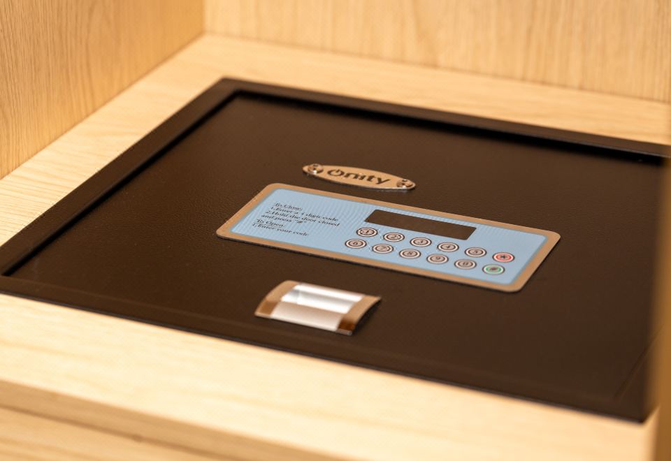 集逸?全通透行政大床房