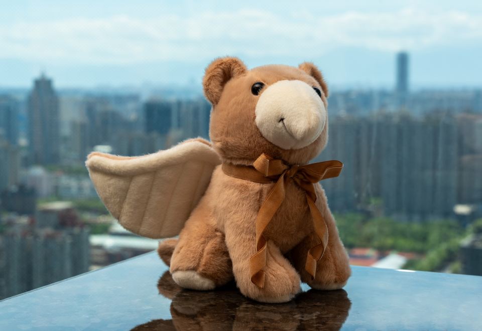 小小调酒师空中大床房+狮鹫玩偶