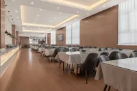 Bole Longquan Boyue Hotel (Bole City Museum Binhe Park)