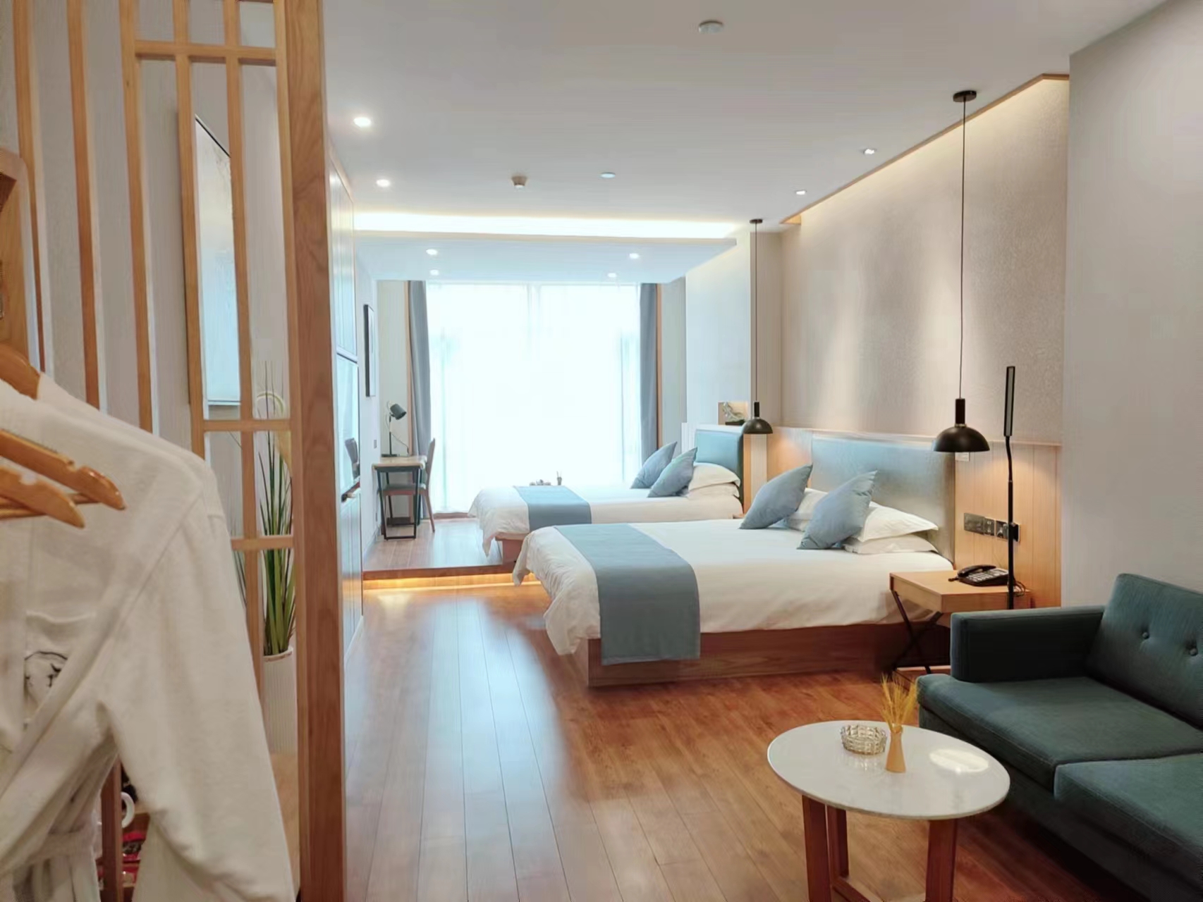 亲子家庭房（落地大窗+电动窗帘+阿道夫洗护套装）