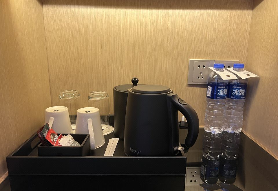 Metropark Hotel Hongqiao ShanghaiNo Smoking City View Business Room with Twin bed