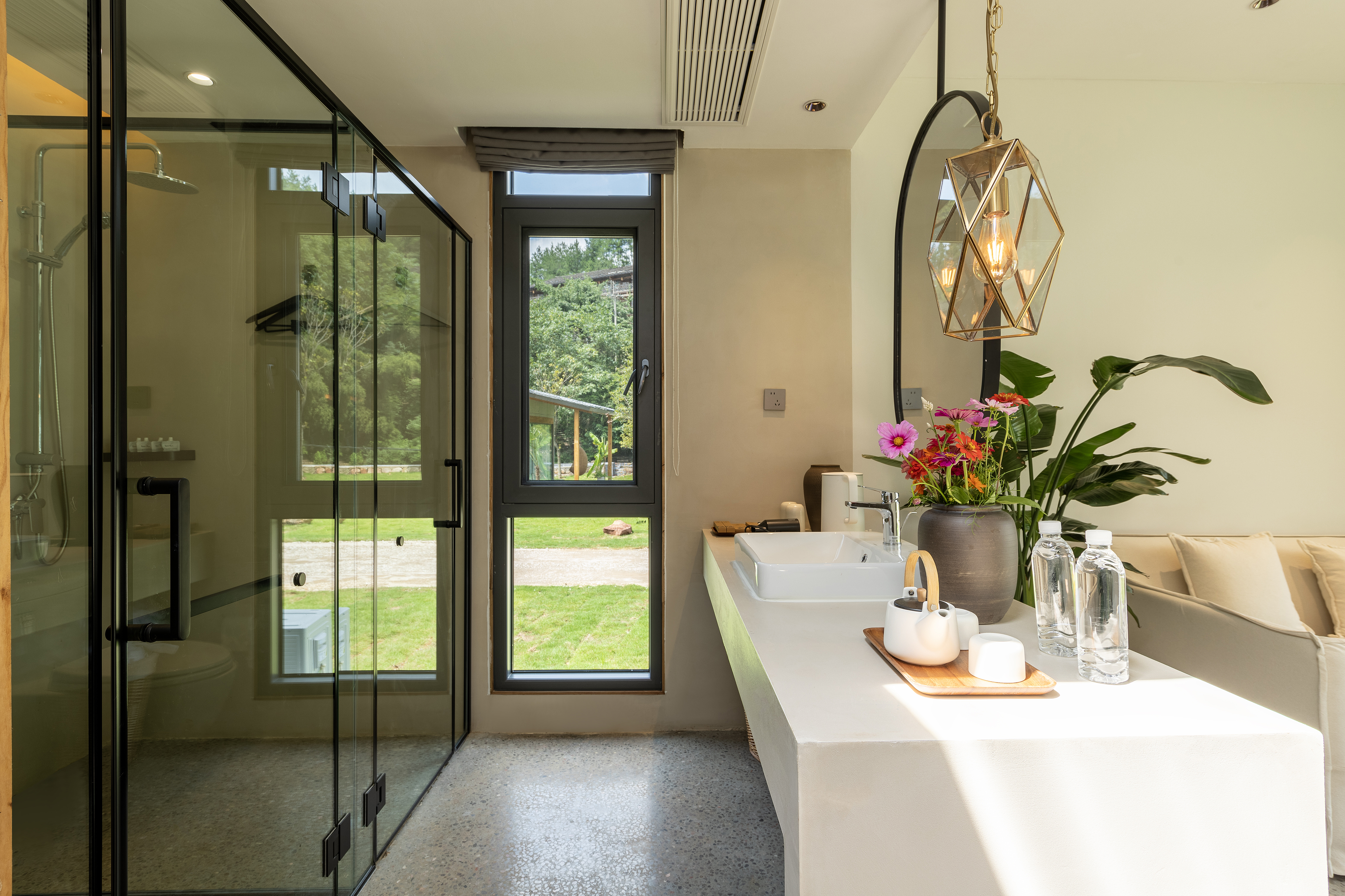 朱里丨一室一厅双床亲子间「麻将机＋会客区＋藤编吊椅」