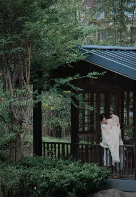 Wuyishan Six Shang · Waterfront Mountains and Beautiful Stays Hotele w: 