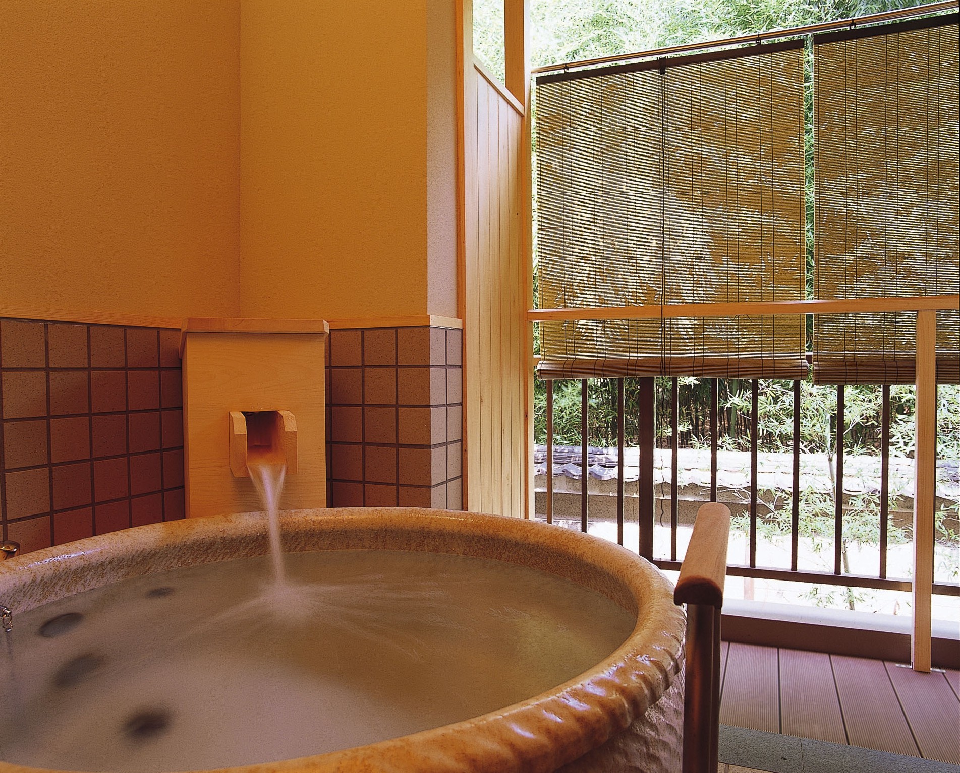 带露天浴池和式房