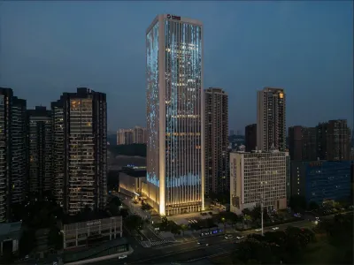 Grand Mercure Yichang Waitan (Opening November 2023) โรงแรมใน