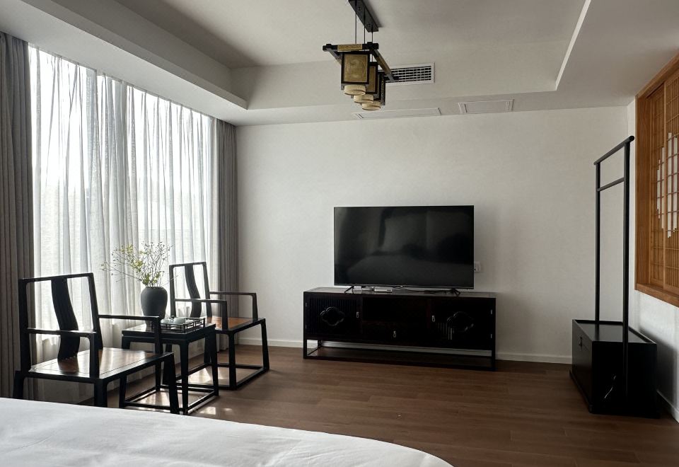 Qixia Light Luxury Double Bed Room