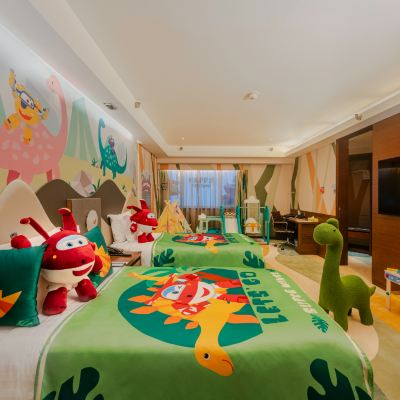 酷芽超級飛俠恐龍雙床房 廣州中心皇冠假日酒店優惠