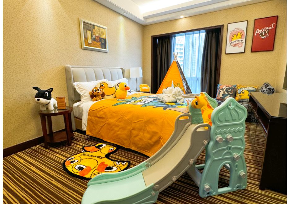 盼酷小黃鴨主題家庭套房