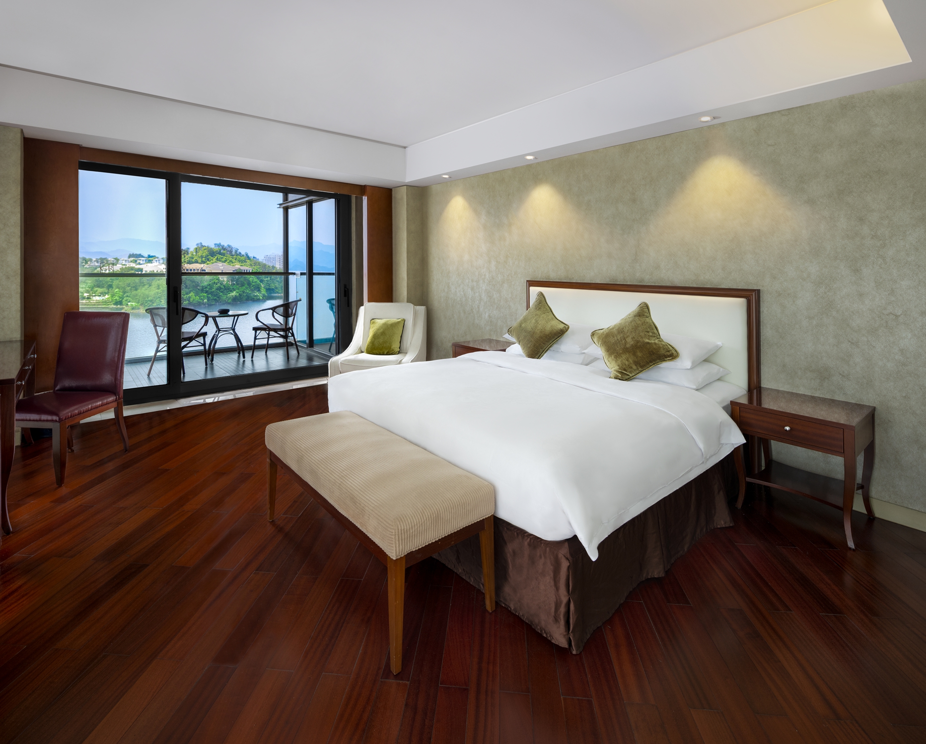 1号楼湖景亲子套房