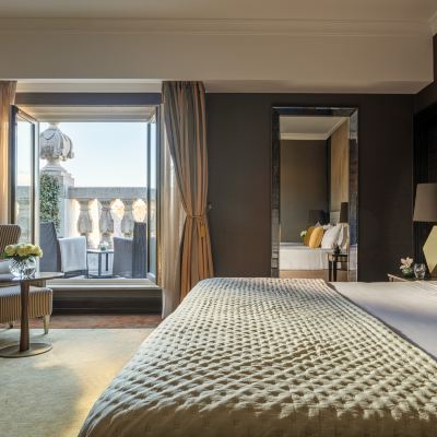 尊貴高級間帶露台 布達佩斯紐約宮殿安納塔拉飯店 - 立鼎世飯店集團優惠