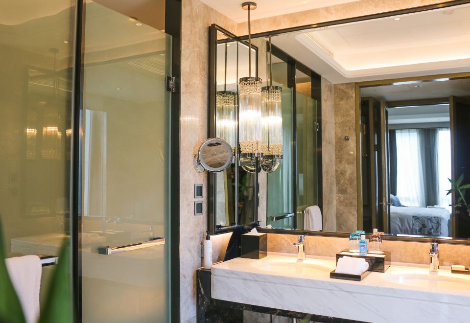 家庭套房 | Plus+四人双衞 |迷你荷里活床|