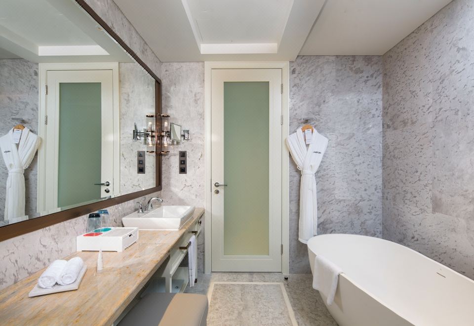 270度别致湖景大床房