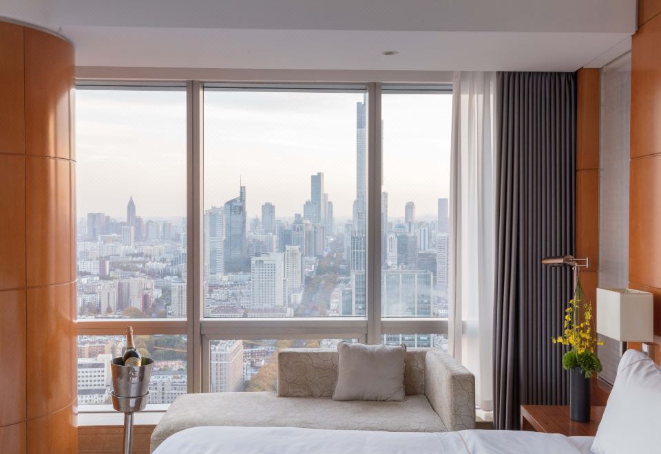 高空全湖景日出·客卧分离式套房·坐拥玄武湖全景