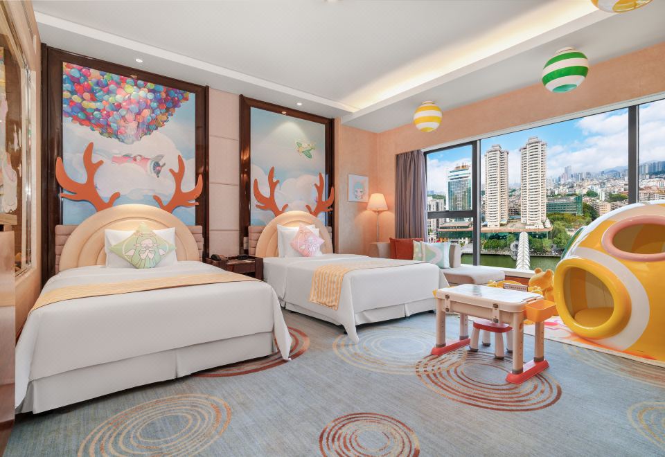糖果飞屋亲子家庭双床房（俏皮鱼嘴丨落地窗丨动人夜景）