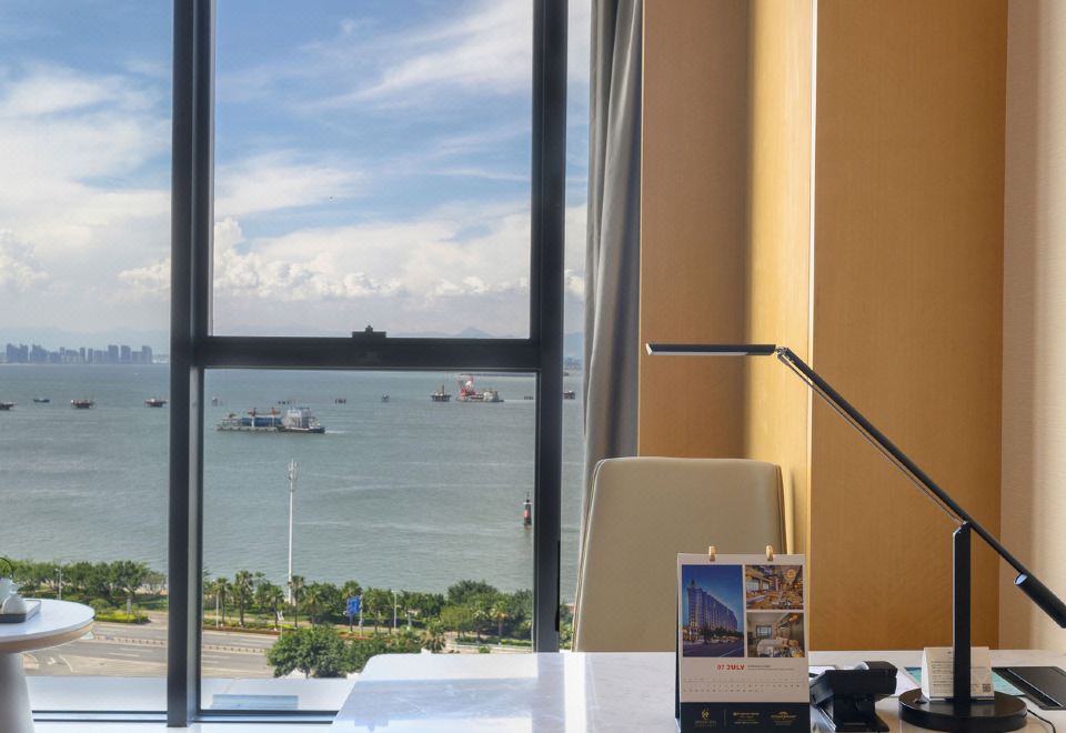 行政海景大床房-海桥相映·落日余晖