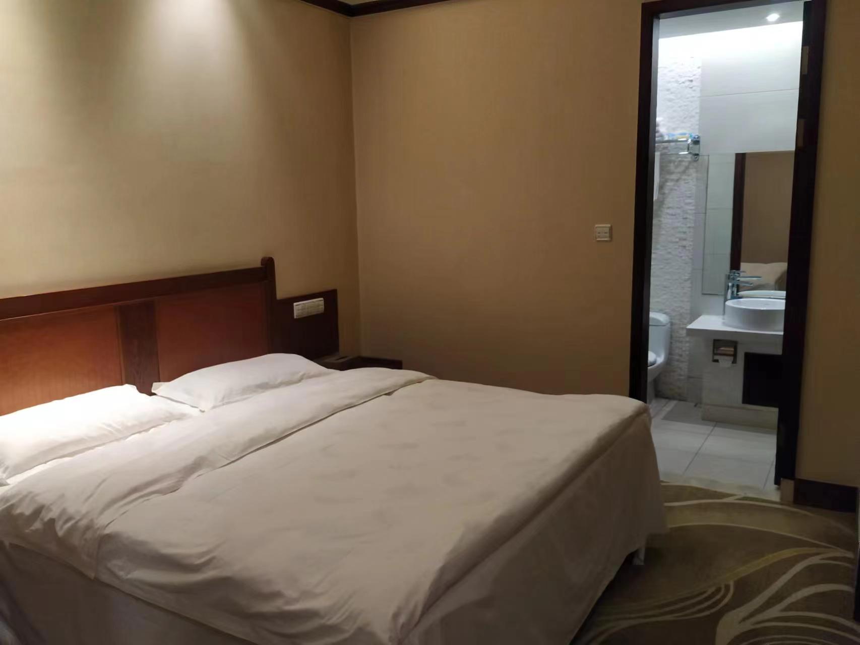 电竞双床套房【I5 14600kf+32G+RTX4060ti+27寸240hz】