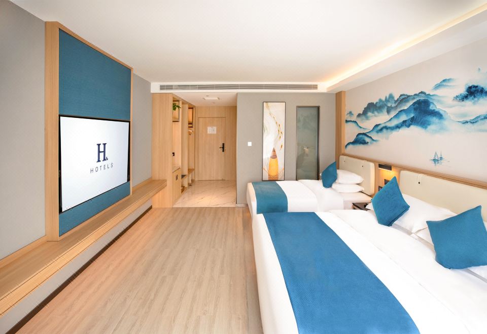 H Hotel (Chifeng Municipal Government High-speed Railway Station)Cozy Smart Family Room