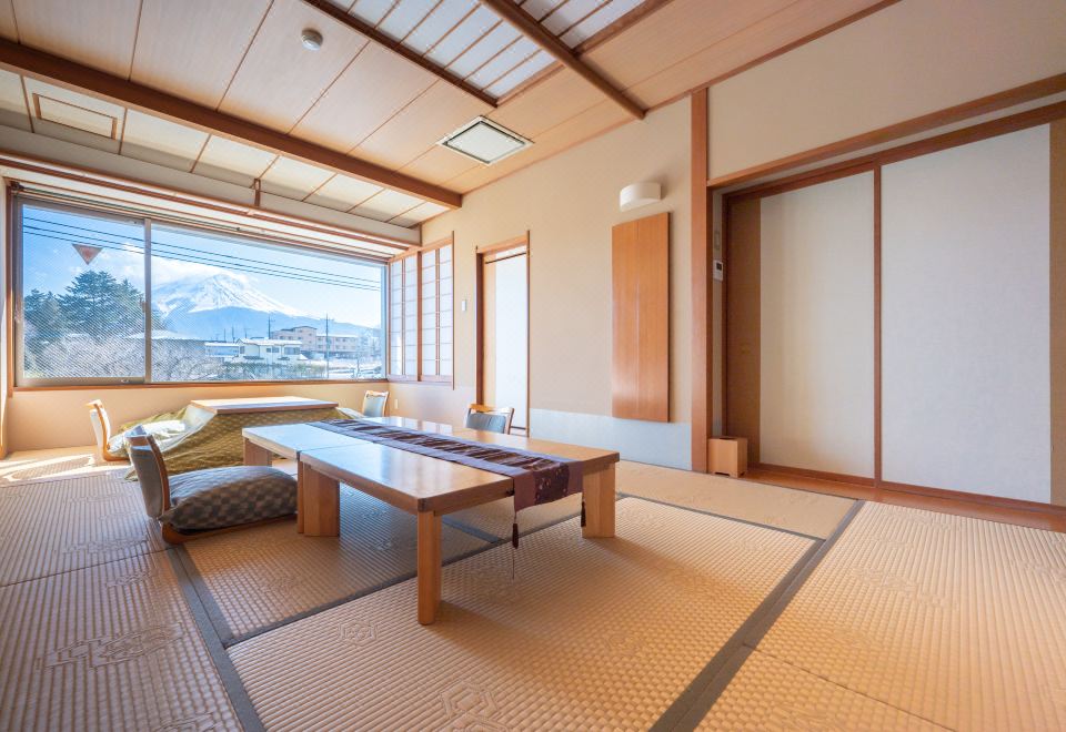 附樓2/3F日式房10帖帶富士山景觀浴缸及被爐