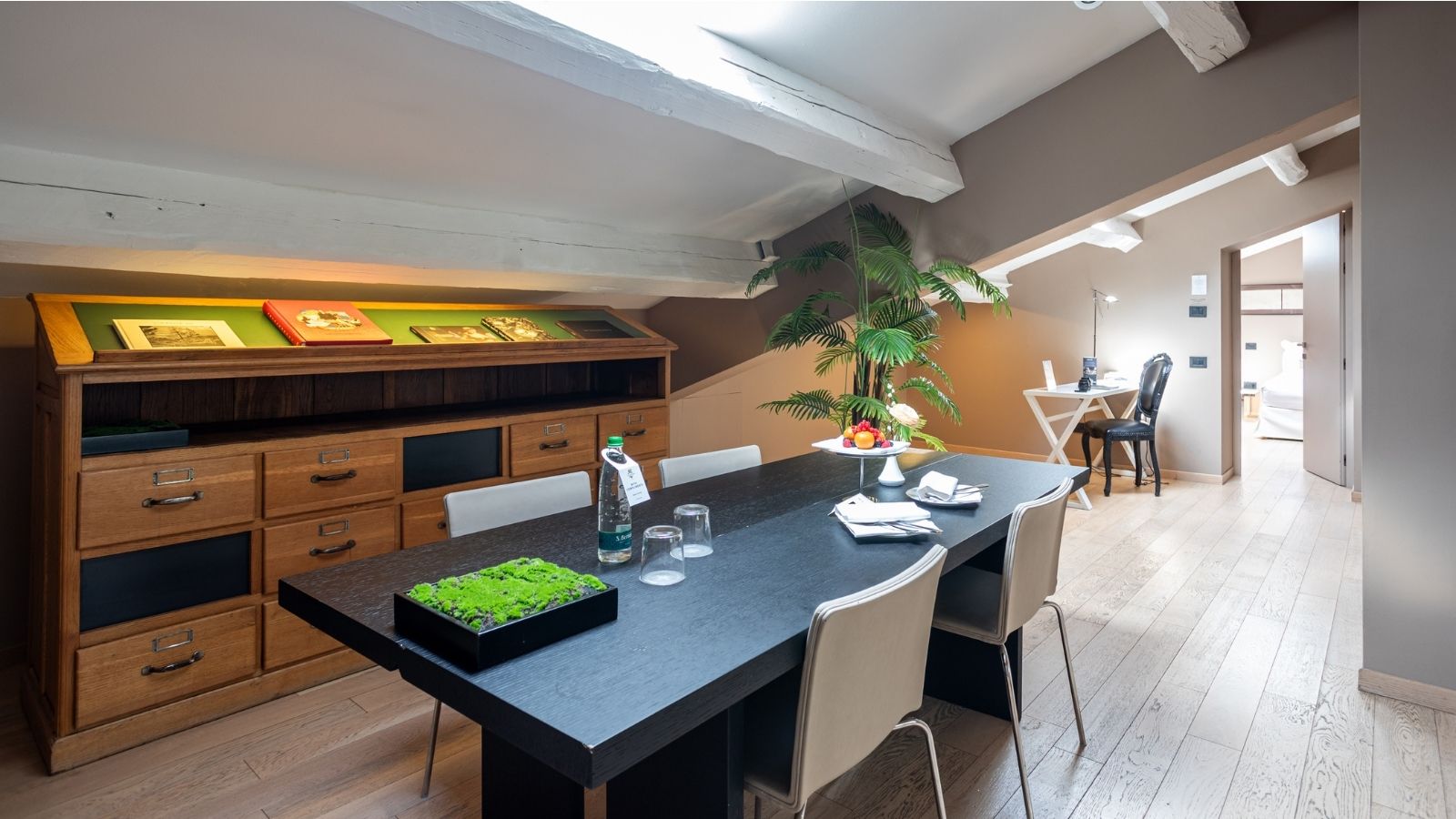 帝国套房设有全景露台