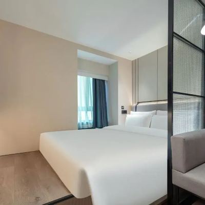 行政大床房（智能投屏+記憶枕） 康鉑酒店（上海徐家匯體育場地鐵站店）優惠