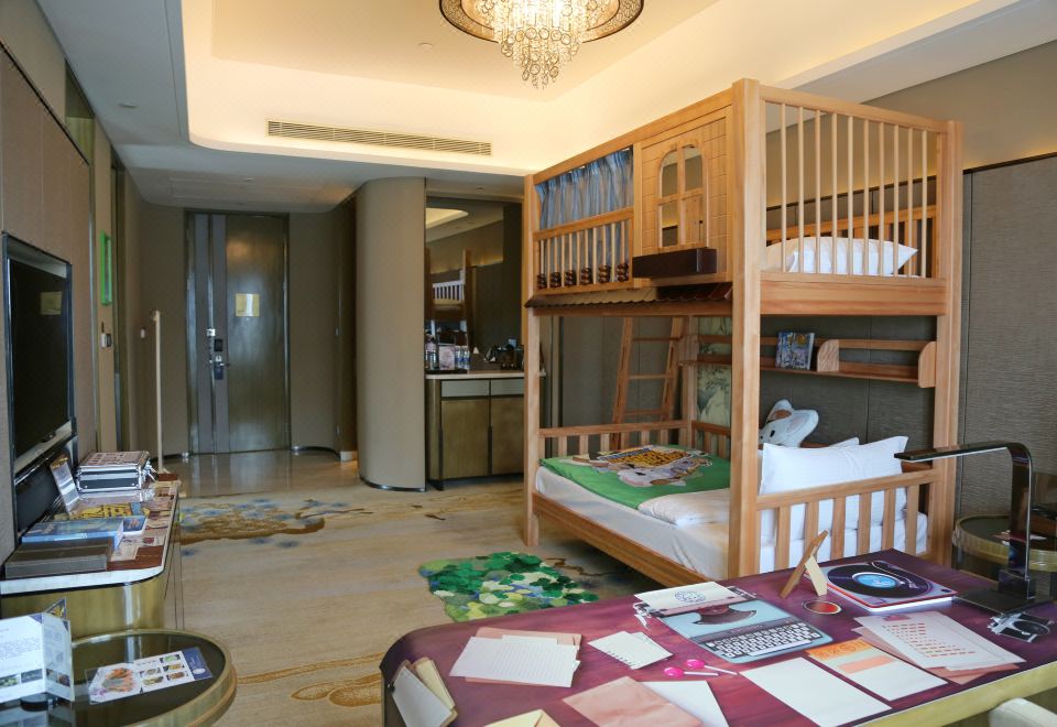 神探迈克狐亲子主题套房（沉浸剧本体验+双层小童床）