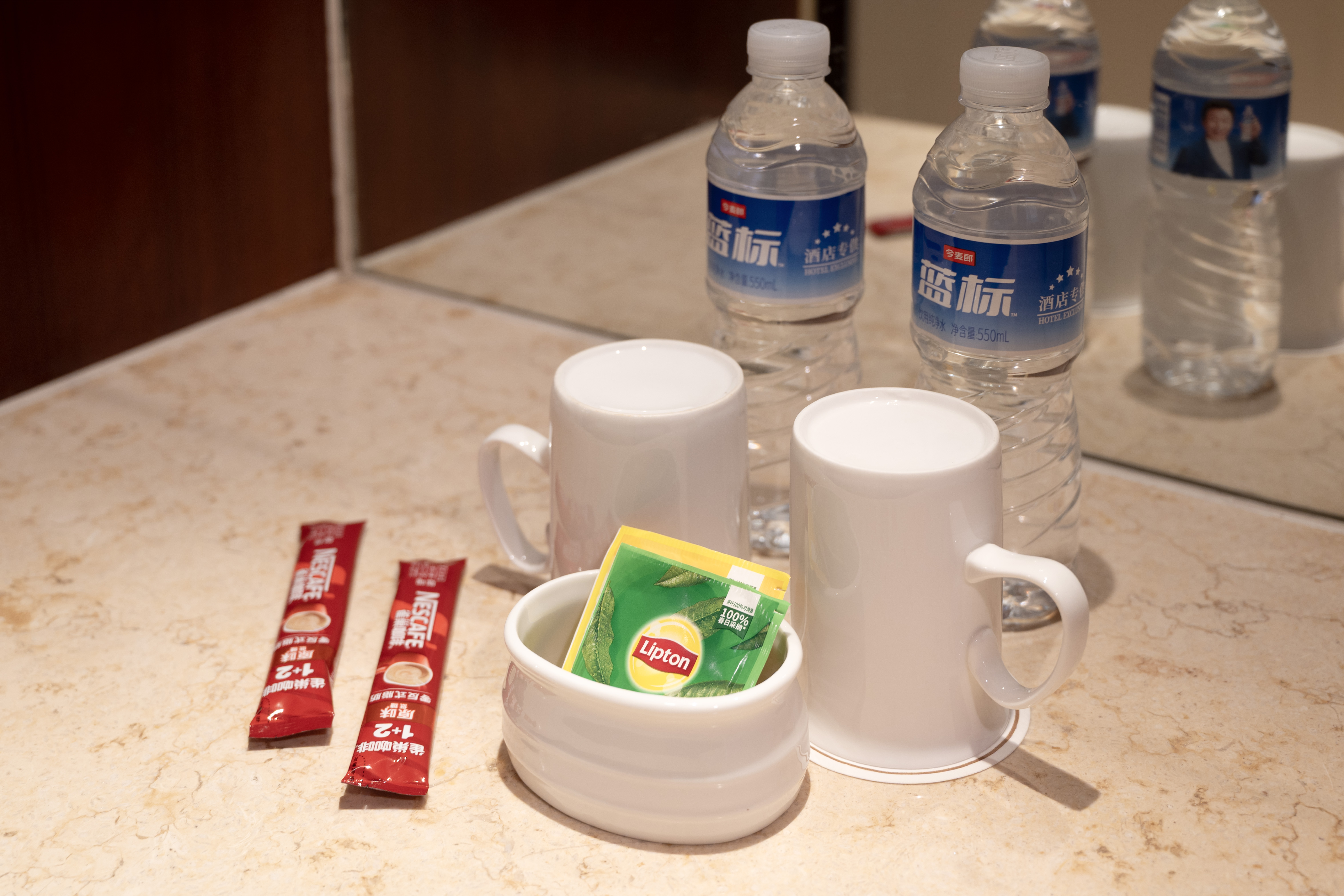 商務套房（一室一廳+舒適採光）