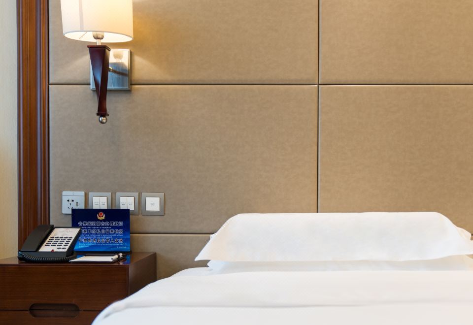 Beijing Xinjiang PlazaCozy Zero Pressure Double Bed Room (Mlily Mattress + Pillow)