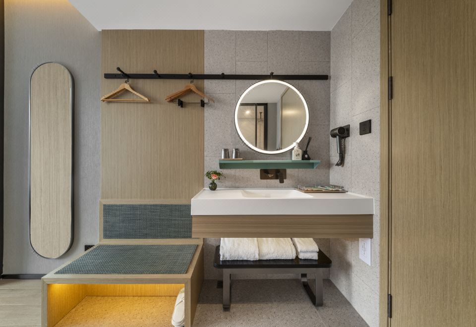 豪华大床房[全屋声控+电视投屏+空气净化器]