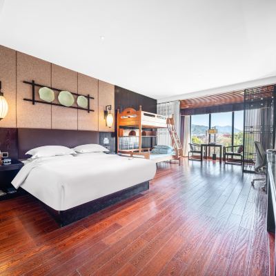 璞·雲幕全景家庭房|180°落地窗+親子洗漱品+網紅浴缸 水晶璞邸飯店（景德鎮陶溪川店）優惠