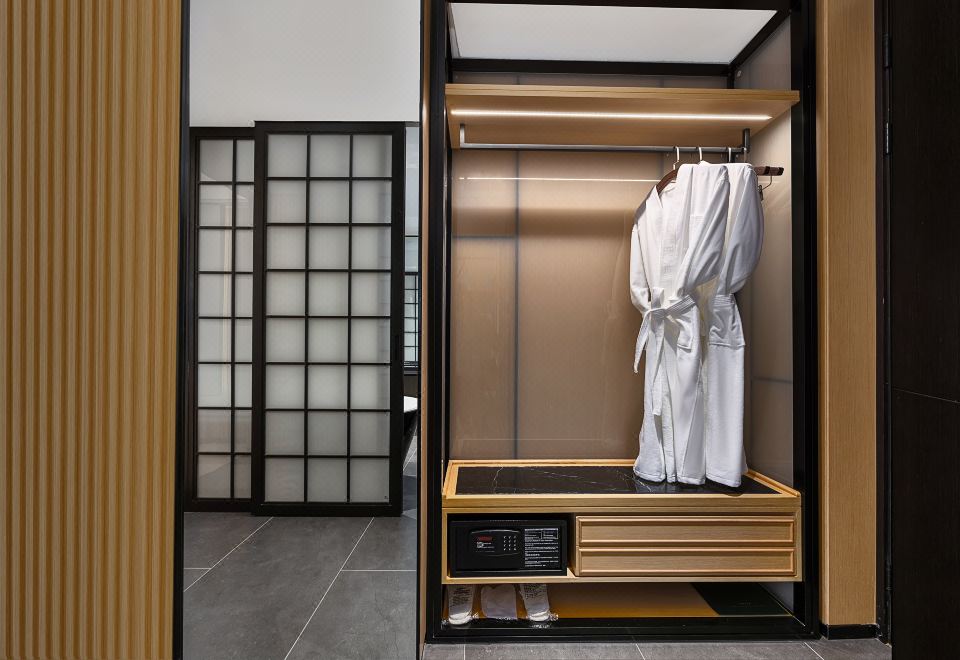 Ginco Hotel UrumqiExecutive Luxury Deluxe Room (Double Bed) (Bathtub)