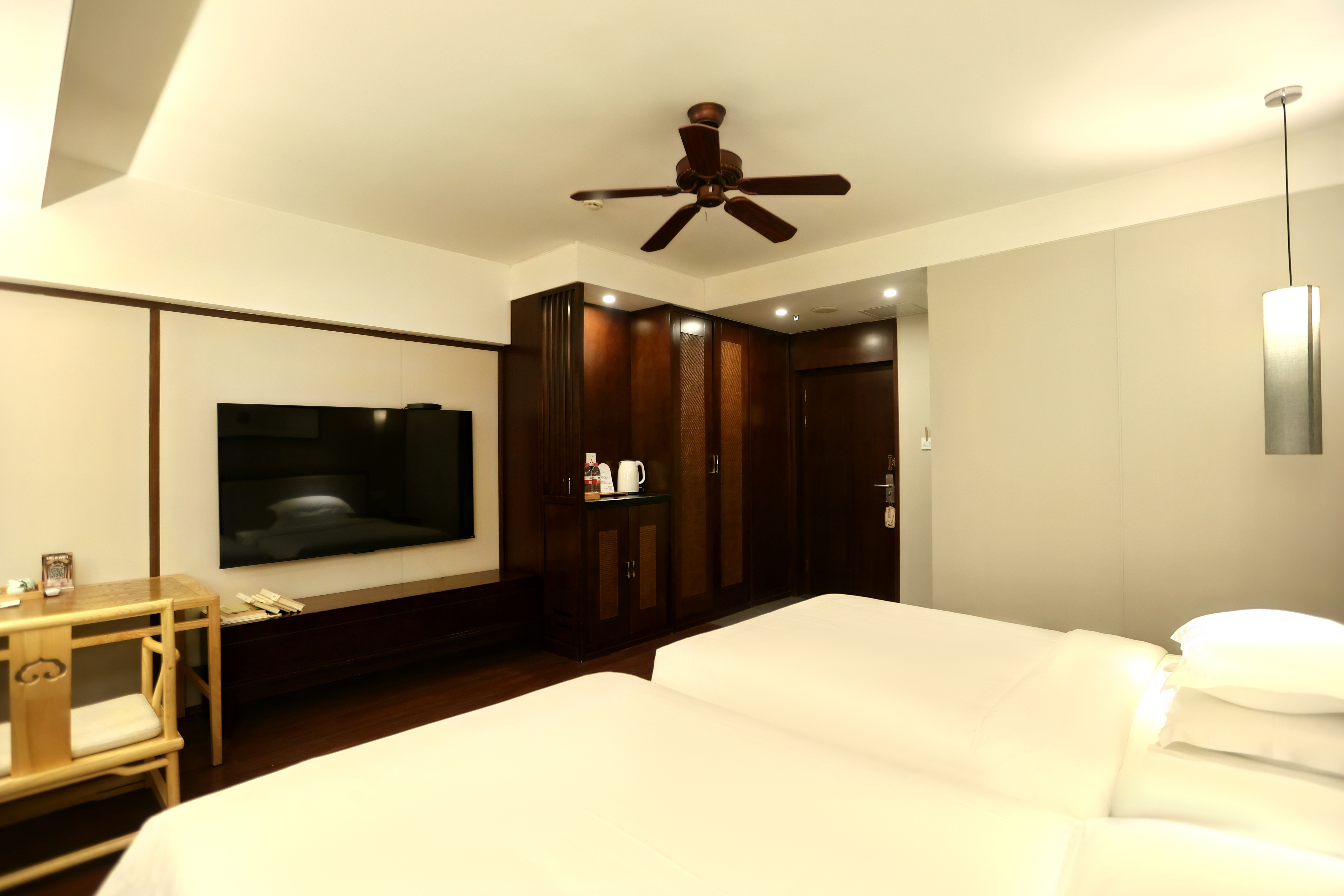 清净禅眠房（舒适宽床＋顶喷花洒＋智能电视投屏）