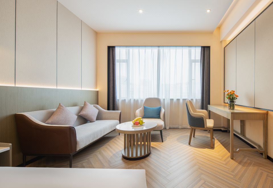 轻奢和悦大床房（智能投屏+小冰箱+小枱灯）