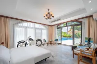 Sun Moon Beach swimming pool courtyard (Shek Mui Wan Shop)
