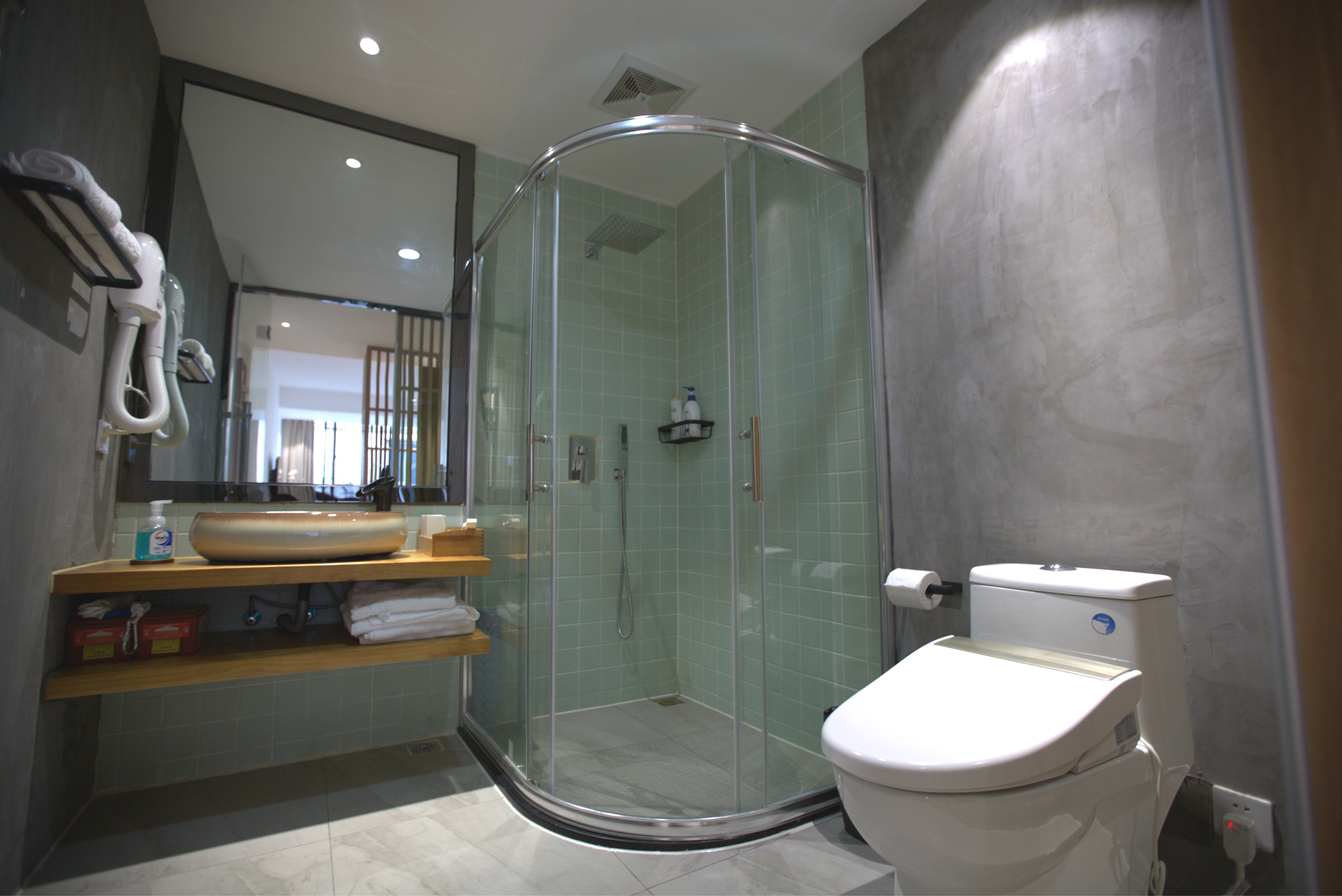 庭苑六卧整栋（6居8床6衞）