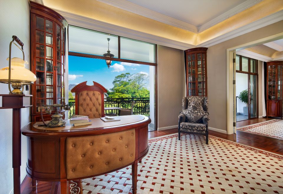 旧梦重温·尊享湖景行政套房（零压床垫+汗蒸房+超大浴缸）