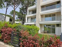 Pinegrove Apartment Hotel di 