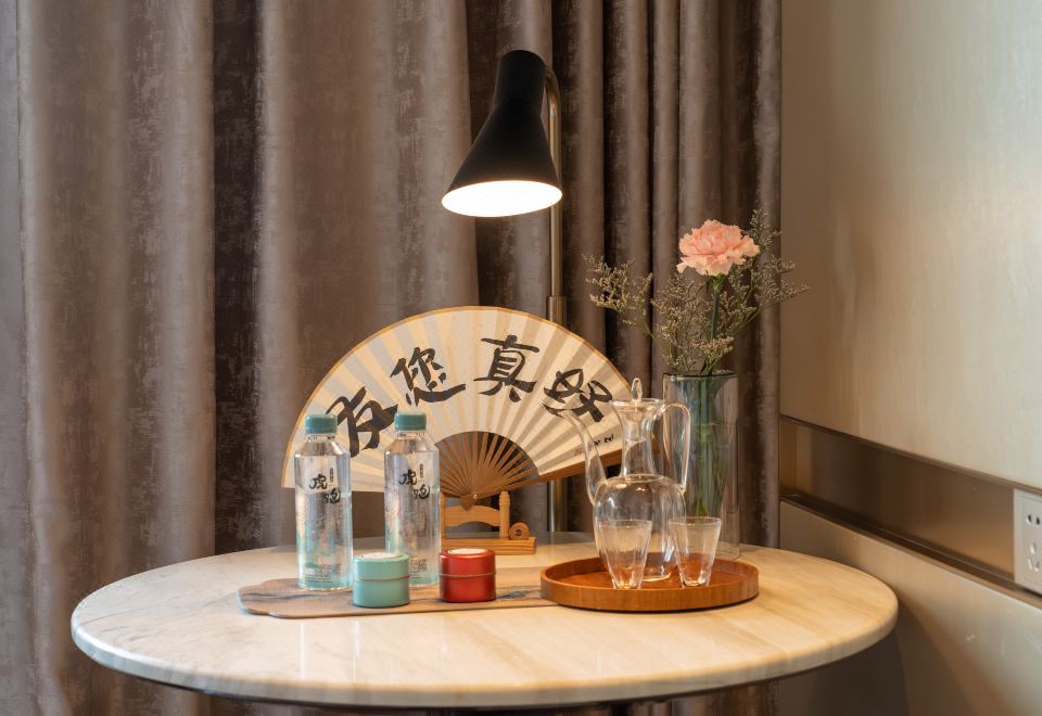 Friendship Hotel Hangzhou180° Full Lake View Executive Twin Room