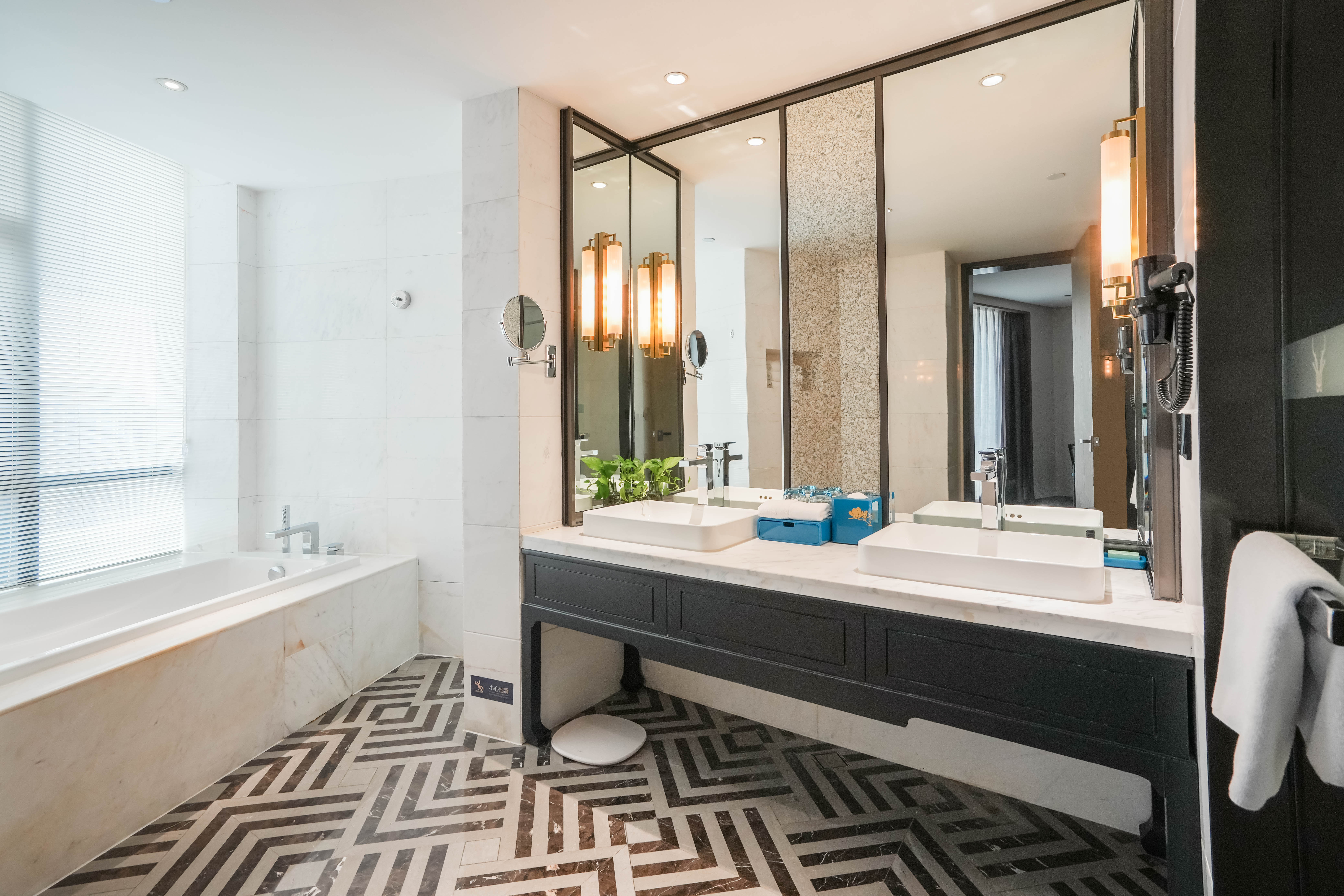 港府洲际豪华大床房