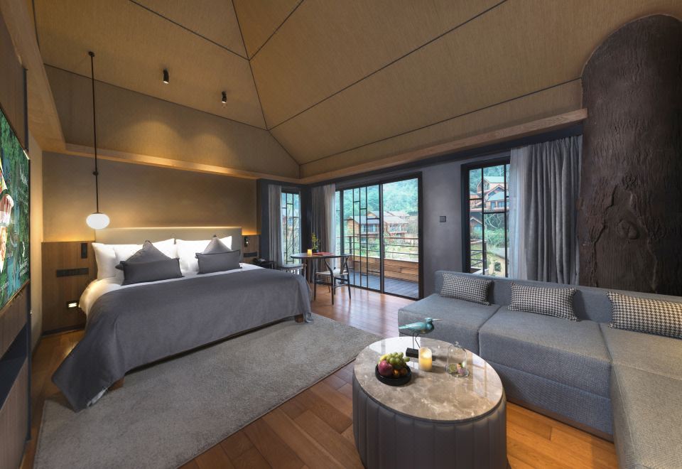 Hangzhou SENBO Nature Park and ResortLandscape Tree House Big Bed Room