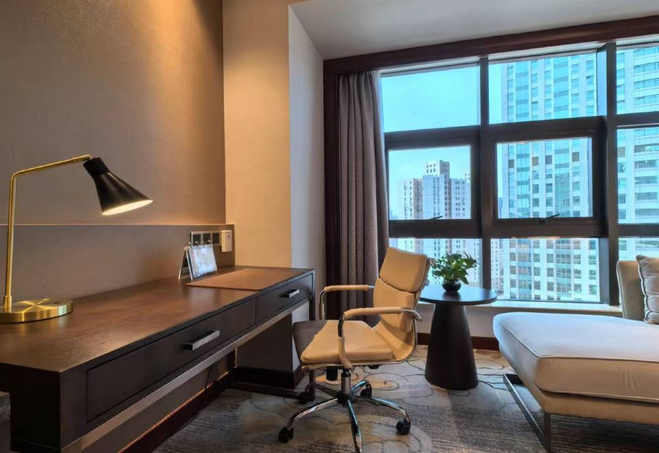 Pine City Hotel ShanghaiSuperior Queen Room