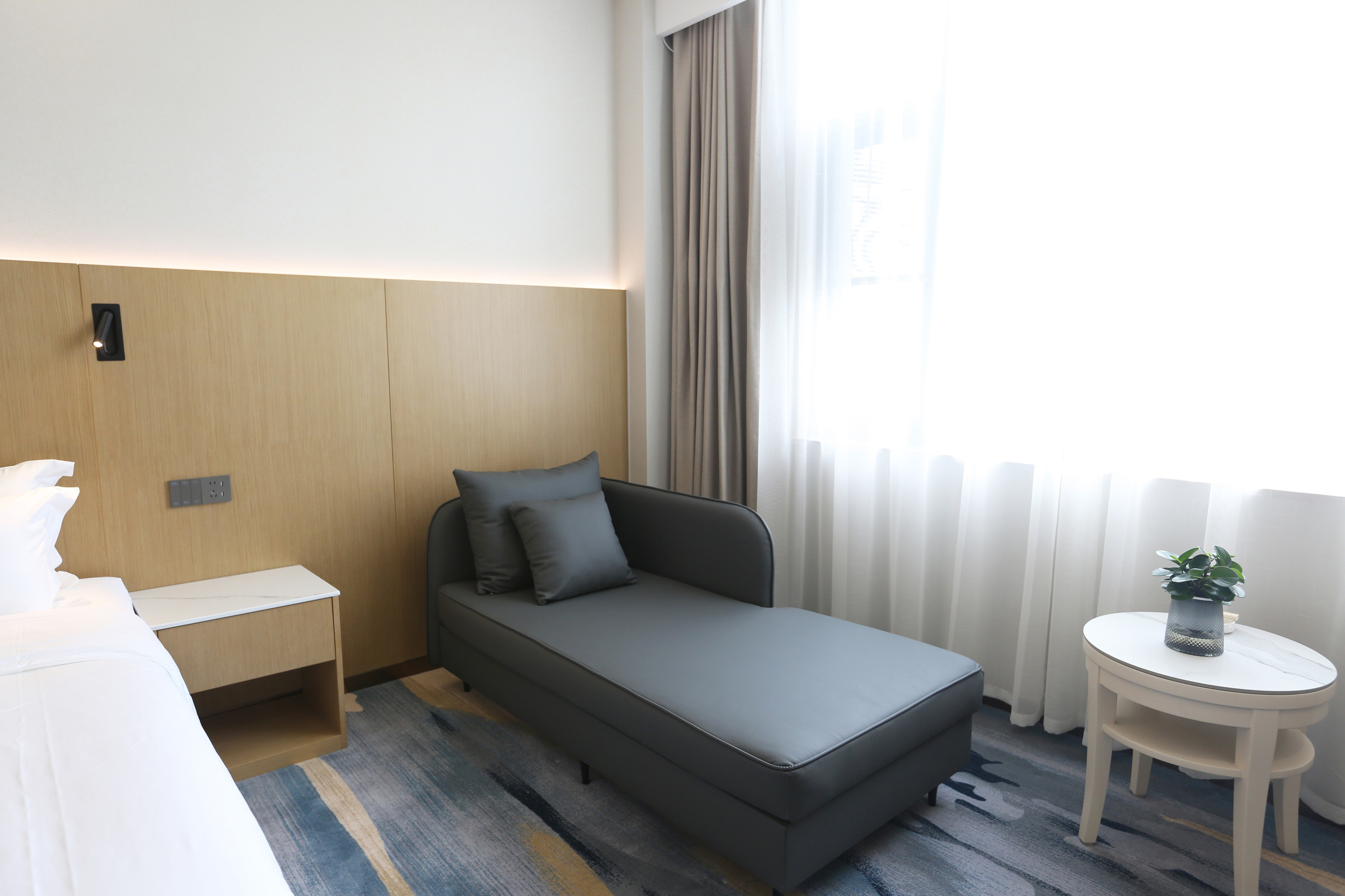 智能豪华大床房