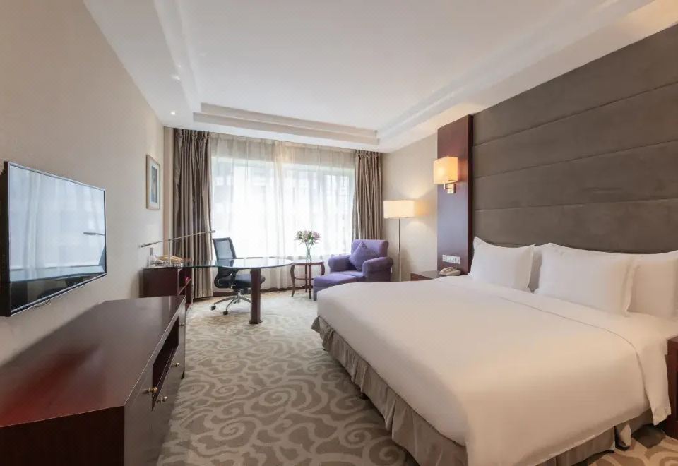 VR主題舒適高級大床房（VR全景游戲+時空漫步+星際影院）